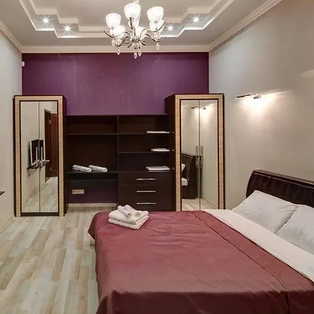 у центрі міста опера * Lviv