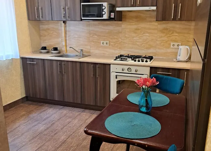 у центрі міста опера *