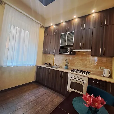 Daire у центрі міста опера Lviv