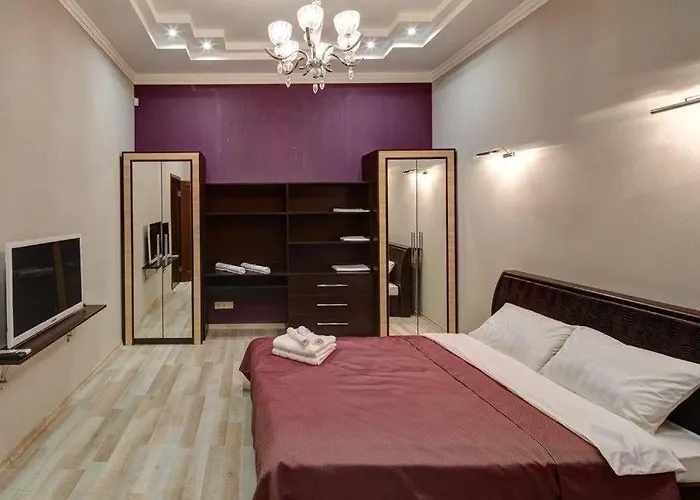 у центрі міста опера * Lviv